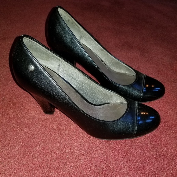 Life Stride Shoes - Black business pumps, memory foam Life Stride Shoes - Black business pumps, memory foam